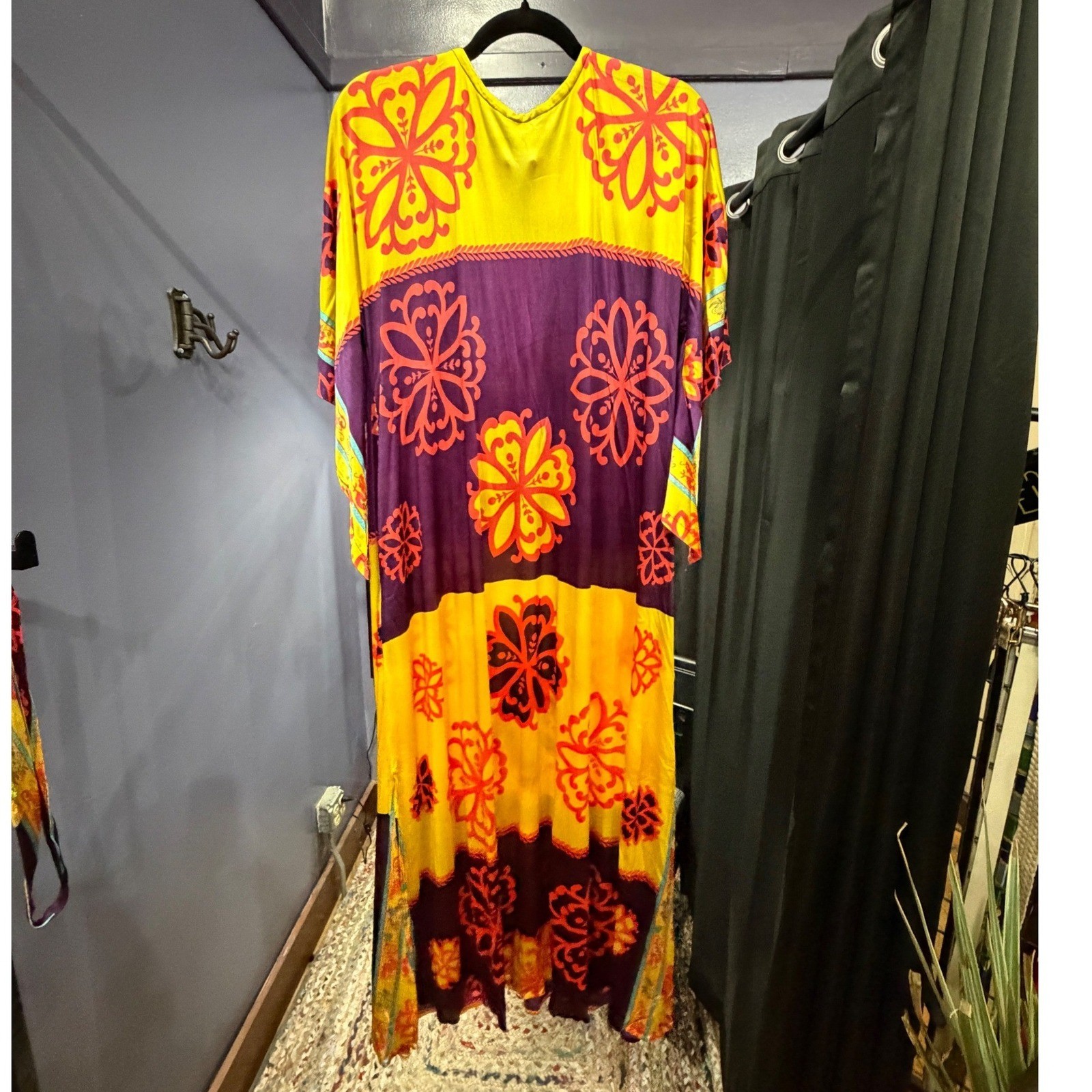 Vintage 1970s Floral Maxi Dress Caftan Purple Yellow Boho Psychedelic ILGWU S-L