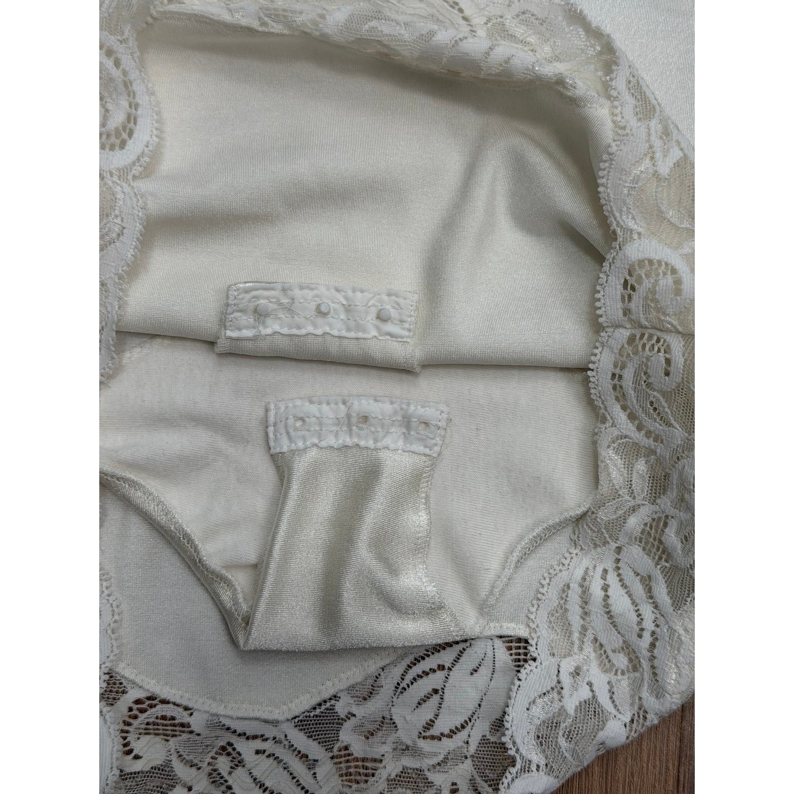 Vanity Fair Ivory Lace Shaping Slip Bodysuit Camisole Size 36 Vintage