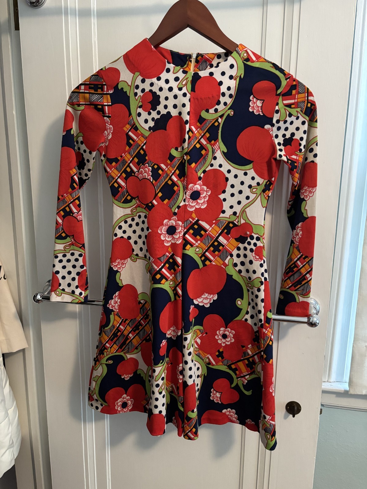 Vintage 70’s floral dress in small