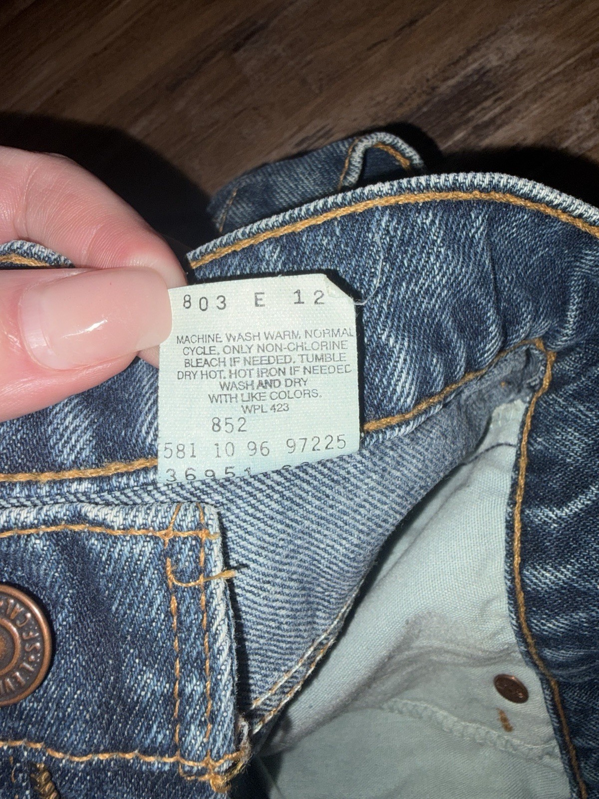 Vintage Women’s Levi’s Size 10 Relaxed Fit Blue Denim Jean Shorts Style 36951