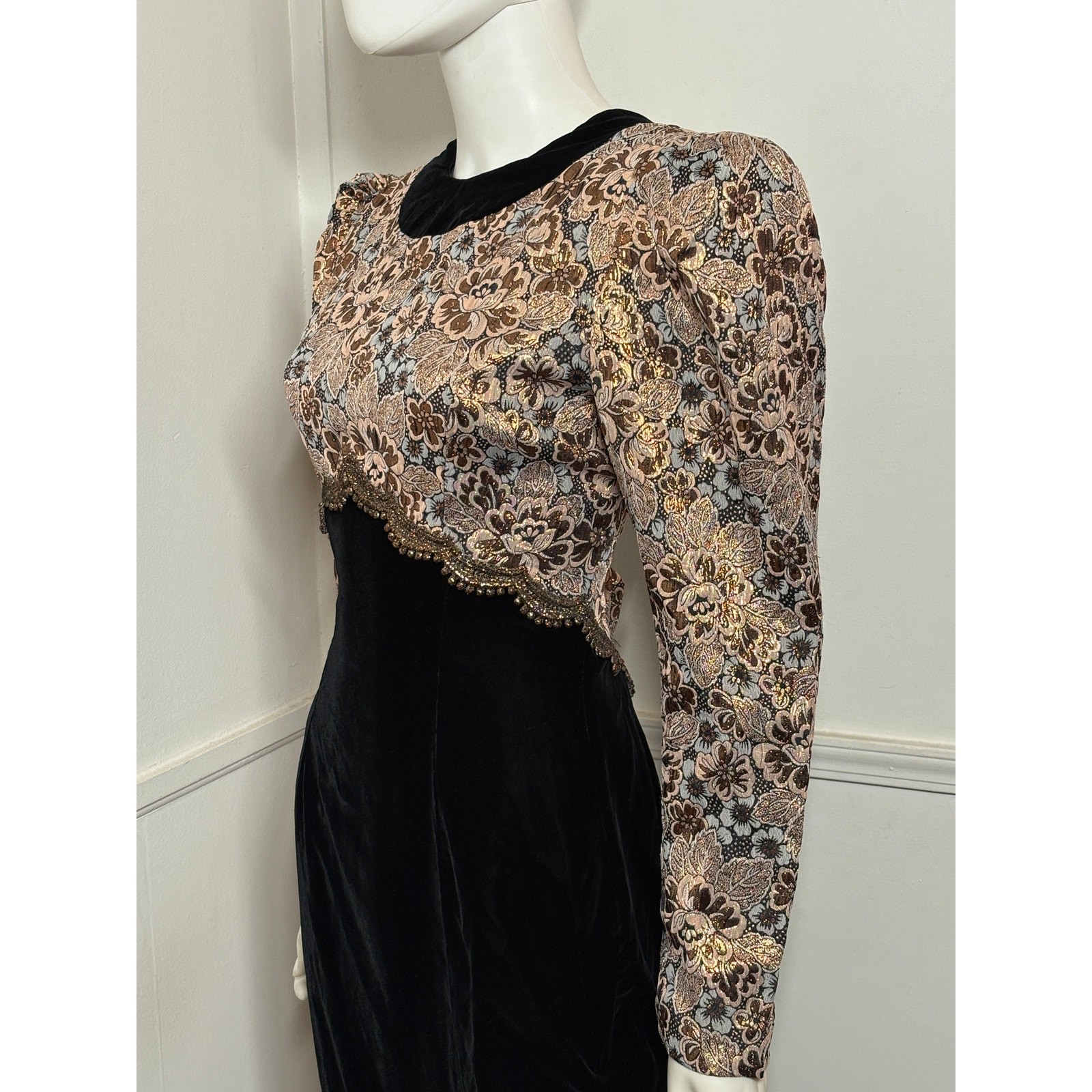 Medium 1990s Vintage Velvet and Brocade Evening Gown by Jessica McClintock