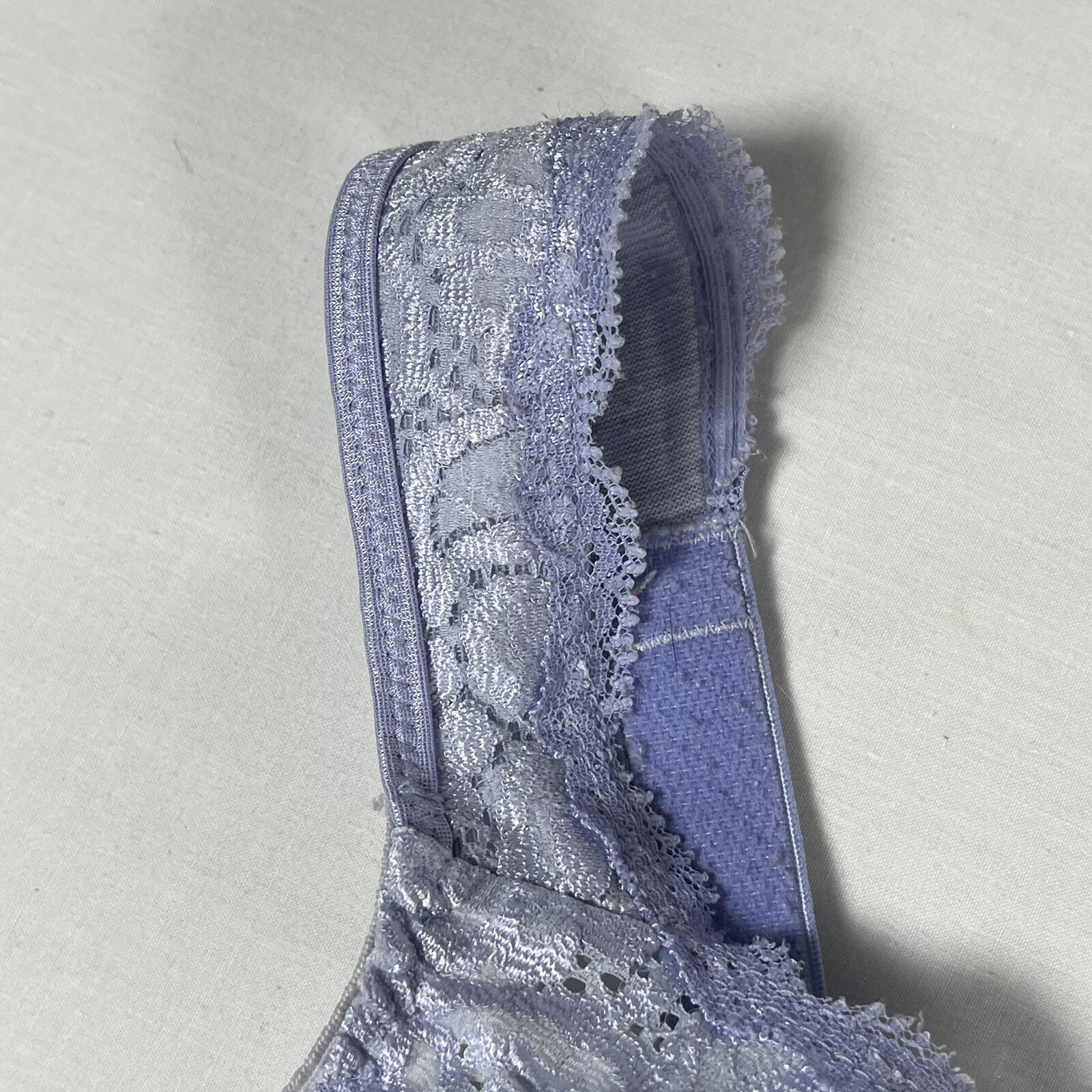 Plus-Size Blue Flora Underwire Bra Lace Trim & Wide Adjustable Straps Size 42DD