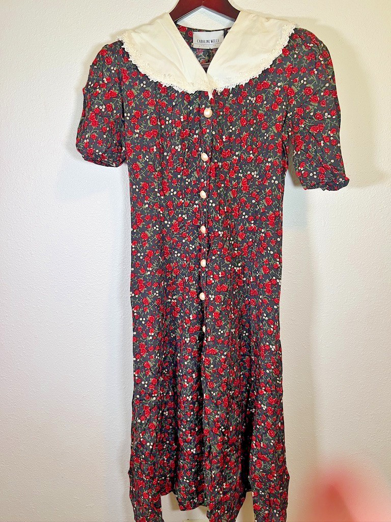 Vintage Dress Caroline Wells Floral Prairie Cottagecore Modest Midi Red Rose