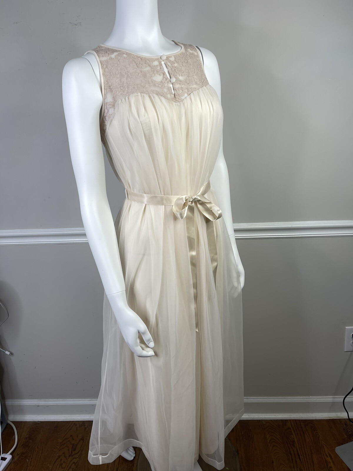 Vintage Komar Nightgown 36” Bust Petite Pale Blush Ivory Lace Chiffon Bow