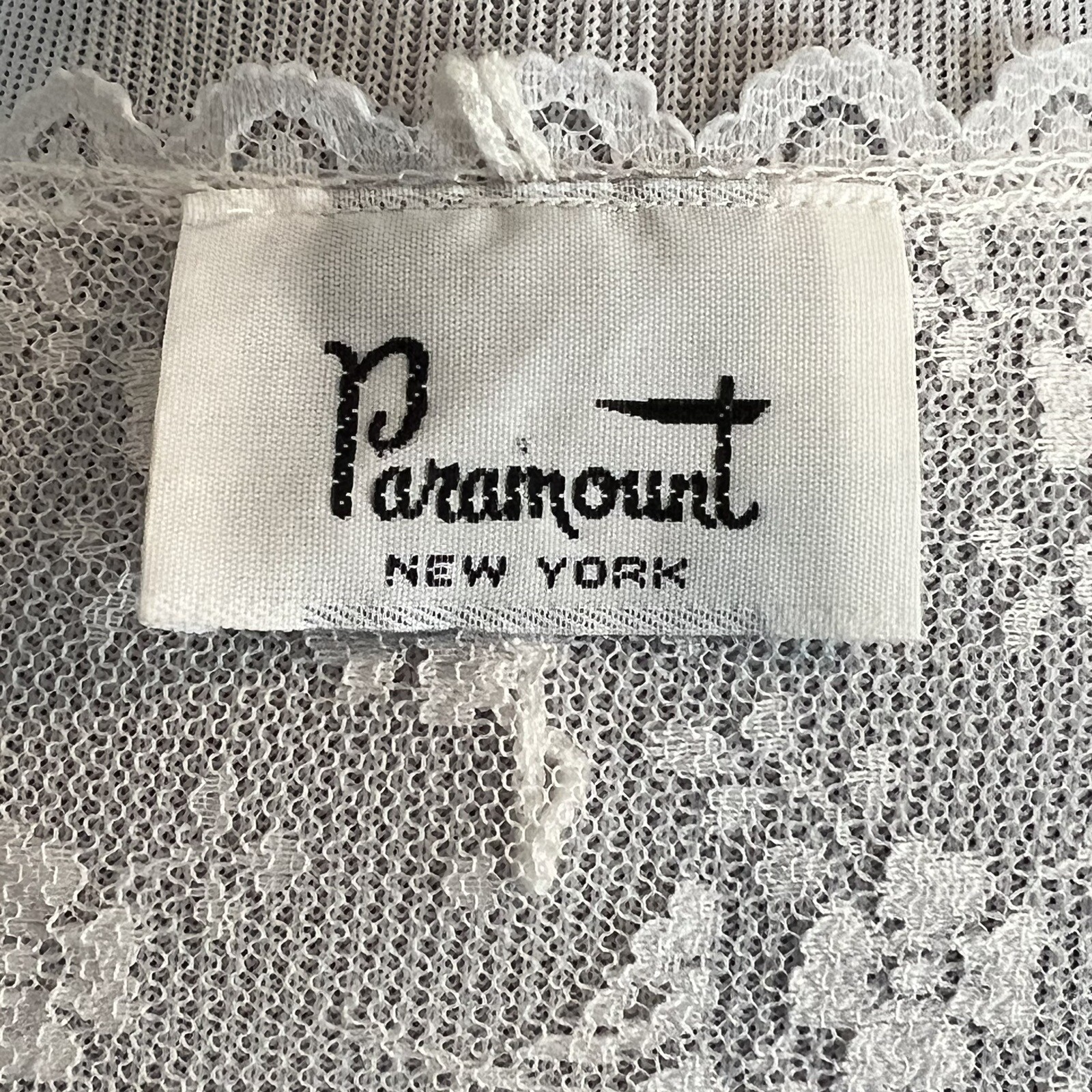 Paramount Nylon Peignoir Dressing Gown Pink Lace Women’s Size Medium / Large Vtg