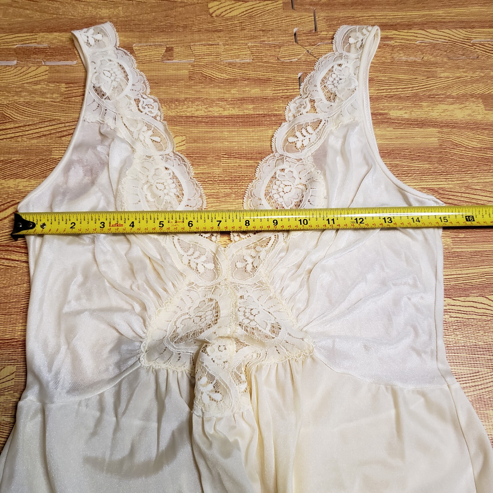 OLGA 92280 Medium Nightgown Yellow Cream Wide Sweep Lace Stretch Bodice