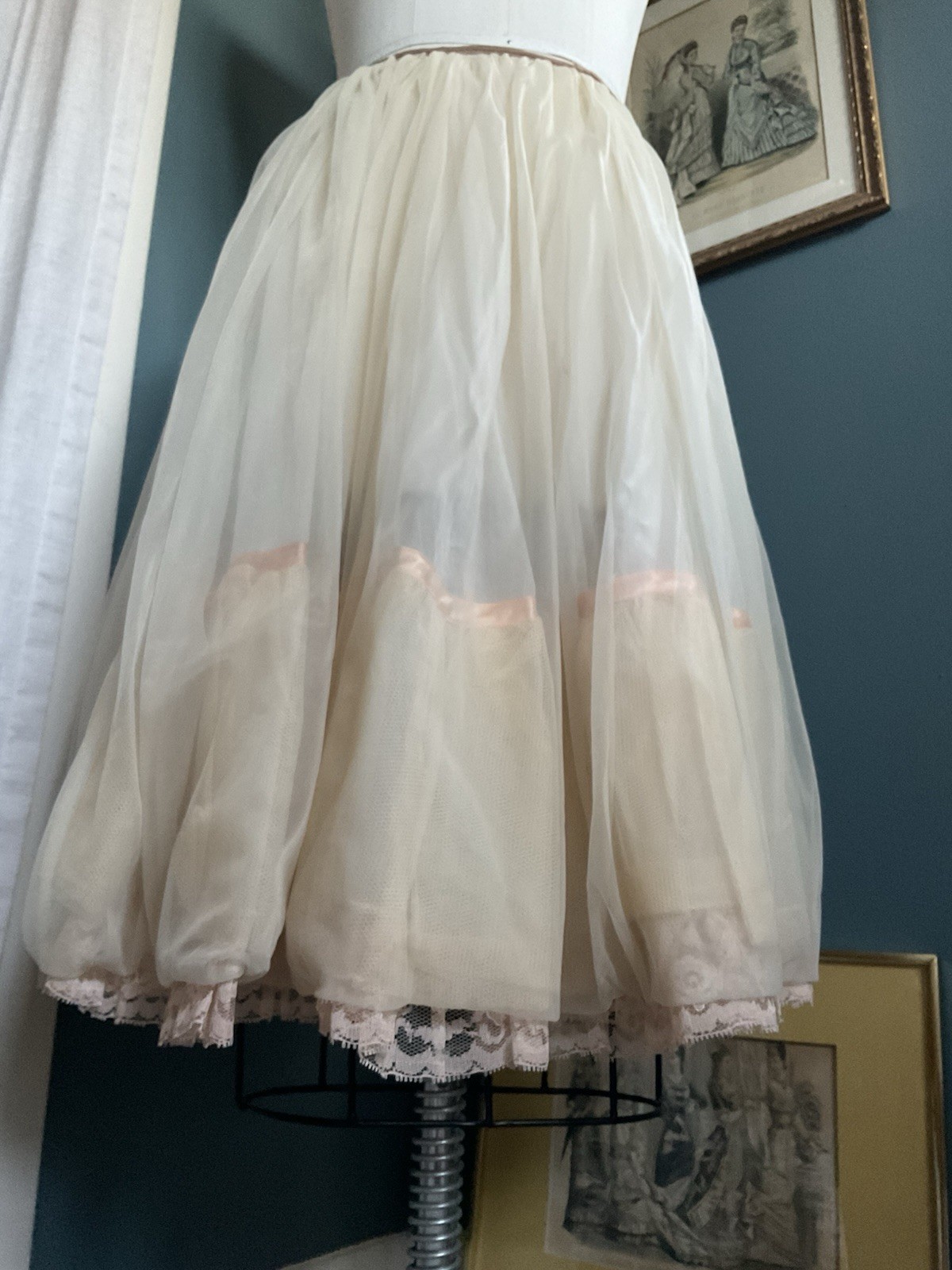 Vintage 50s Slip/Petticoat Rockabilly Jive Tea-Length Double Layer Tulle Medium