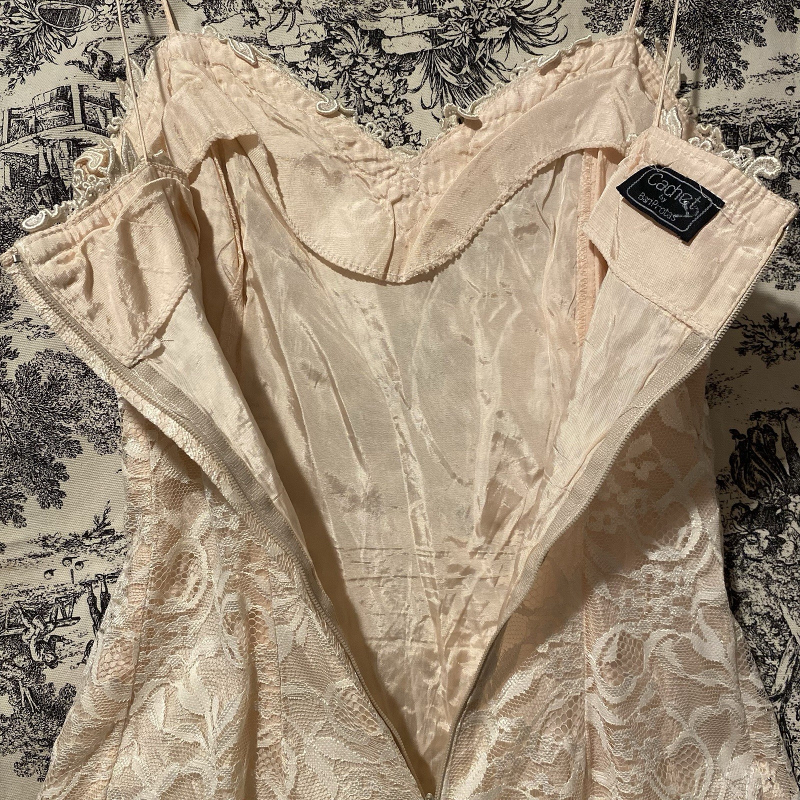 Vintage 1980s Cachet By Bari Protas Peachy Pink Lace Pencil Dress