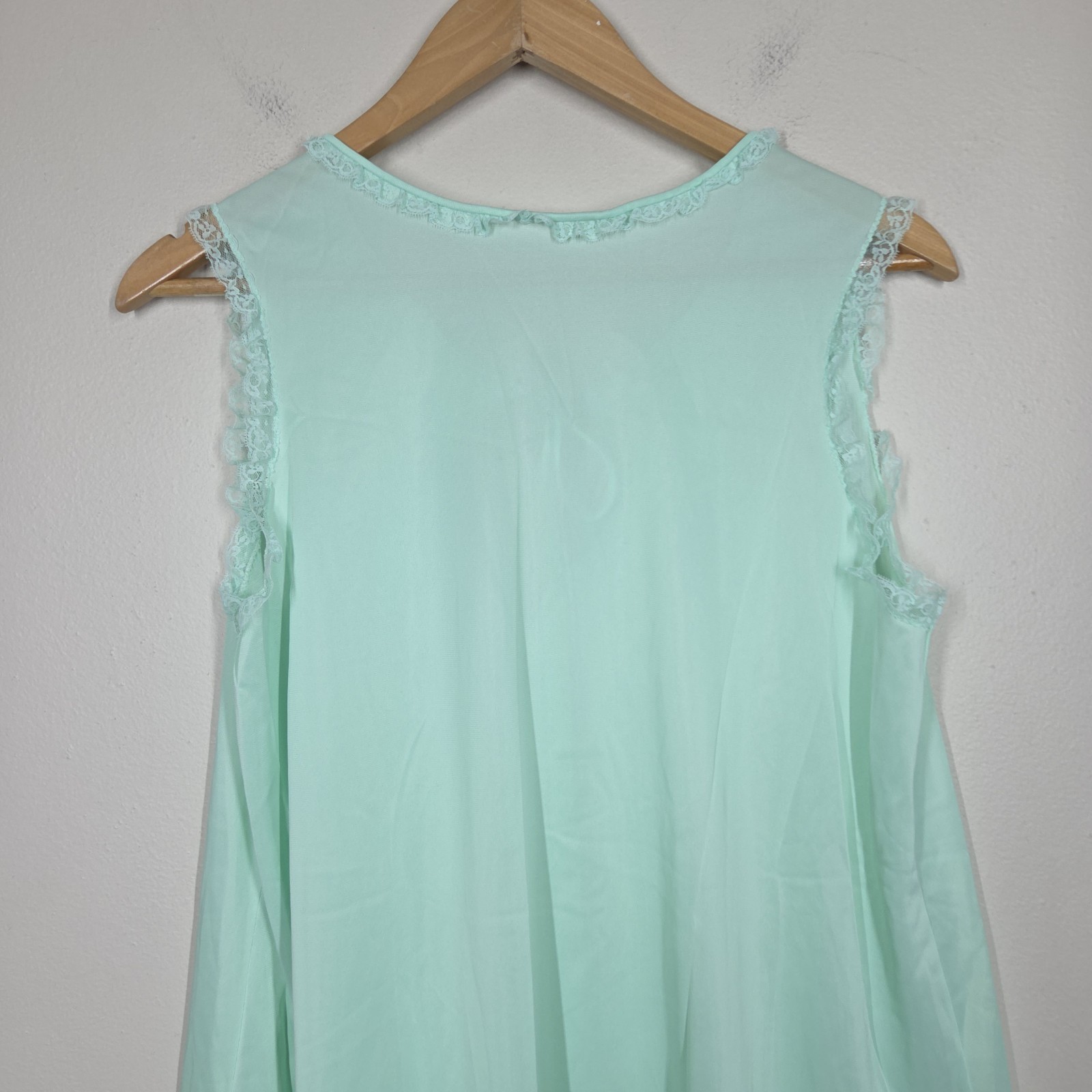 Vtg 70s San Souci Pastel Mint Green Lace Trim Nylon Mini Nightgown M Coquette