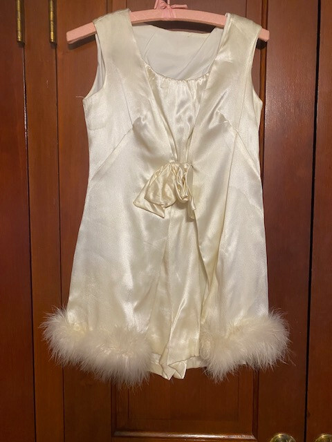 Vtg Off White 2 Piece Set (Romper/Vest)