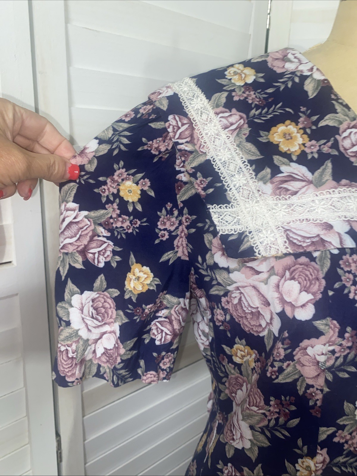 Vtg 80s Betsys Things Modest Cottagecore Navy Floral Rayon & Lace Midi Dress LRG