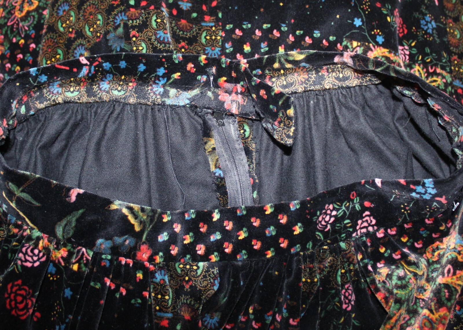 Estate Vintage Hand-Made Velvet Patchwork 28″ Waist M 8 10 Long Gypsy Skirt