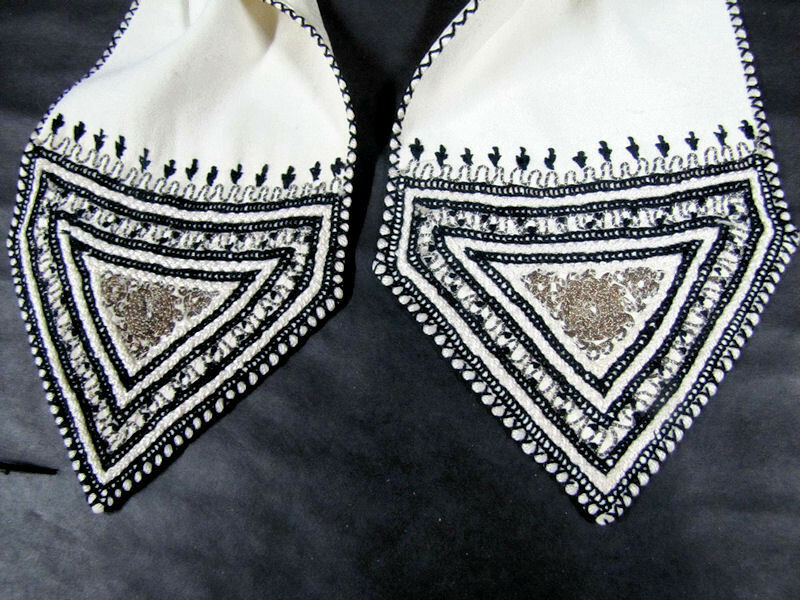 Vtg Lady’s Silk Collar Scarf Hand Embroidered Geometric Black Gold Metallic