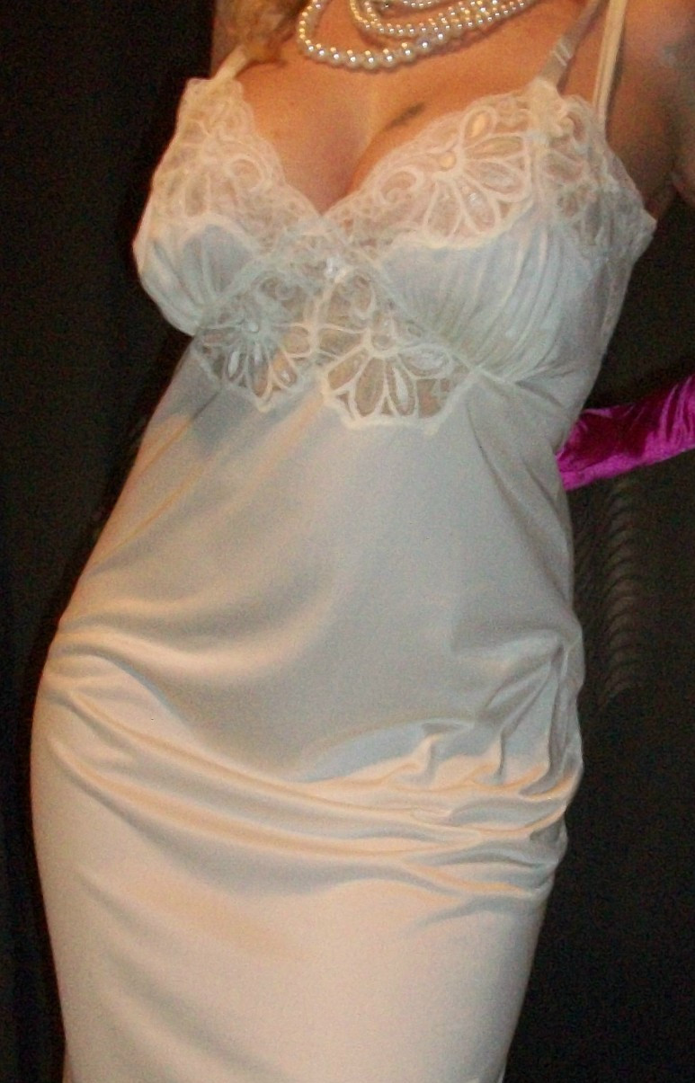 Vtg Fair Ivory Butterfly Style Lace Nylon Dress Slip 38 40