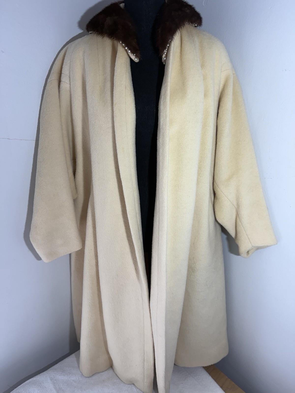 Vintage Hildon’s Hotel Schroeder Minneapolis Wool Coat Mink Fur Collar 50s Cream