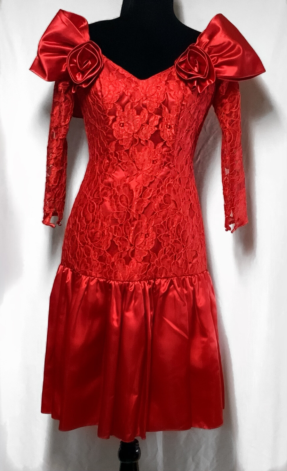 Vintage Lipstick Red, Formal 80’s homecoming/prom, Halloween Party dress. 