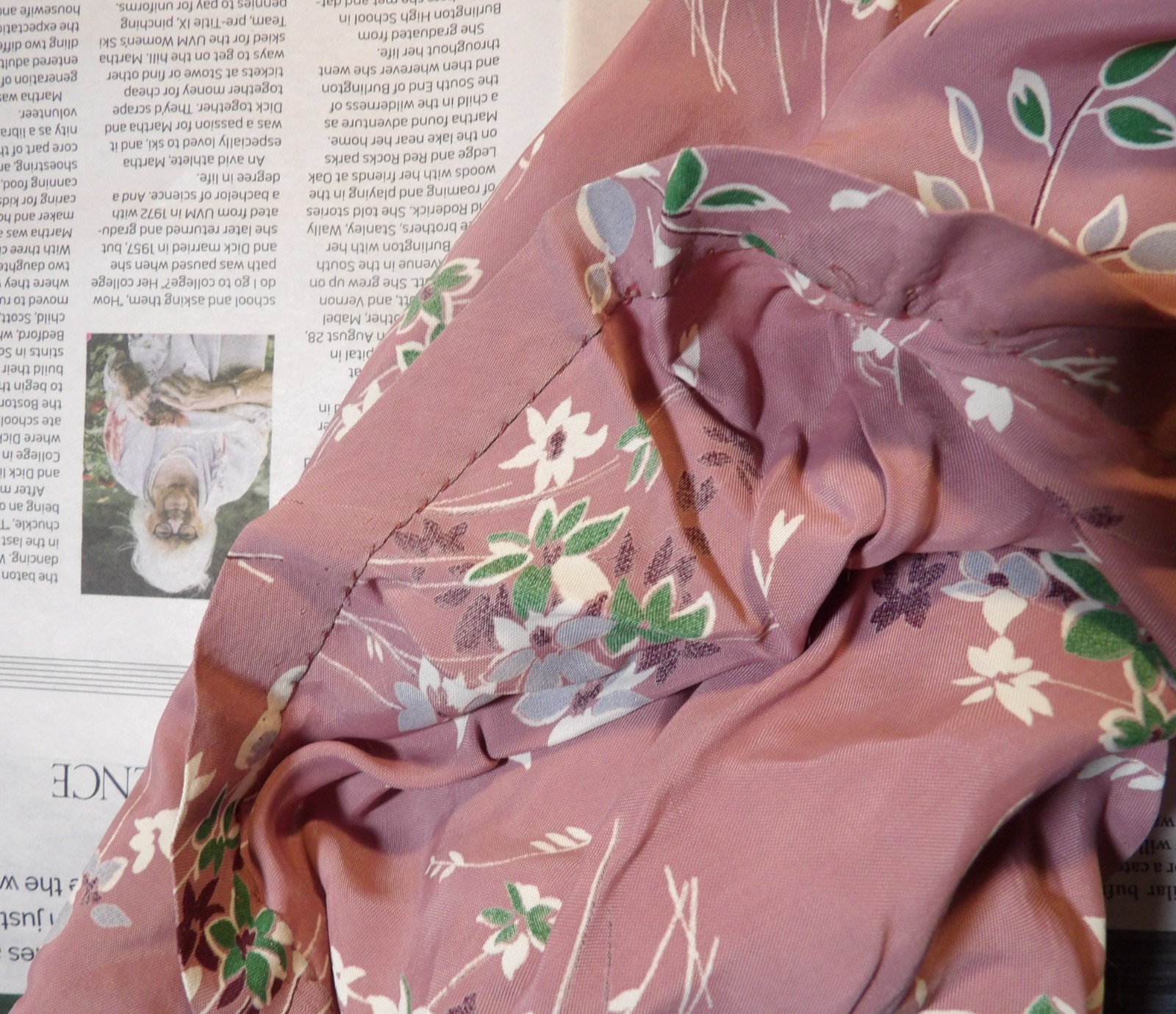Vtg 1940s Wrap Dress Hooverette Pink Floral 60″ Tall Padded Shoulders