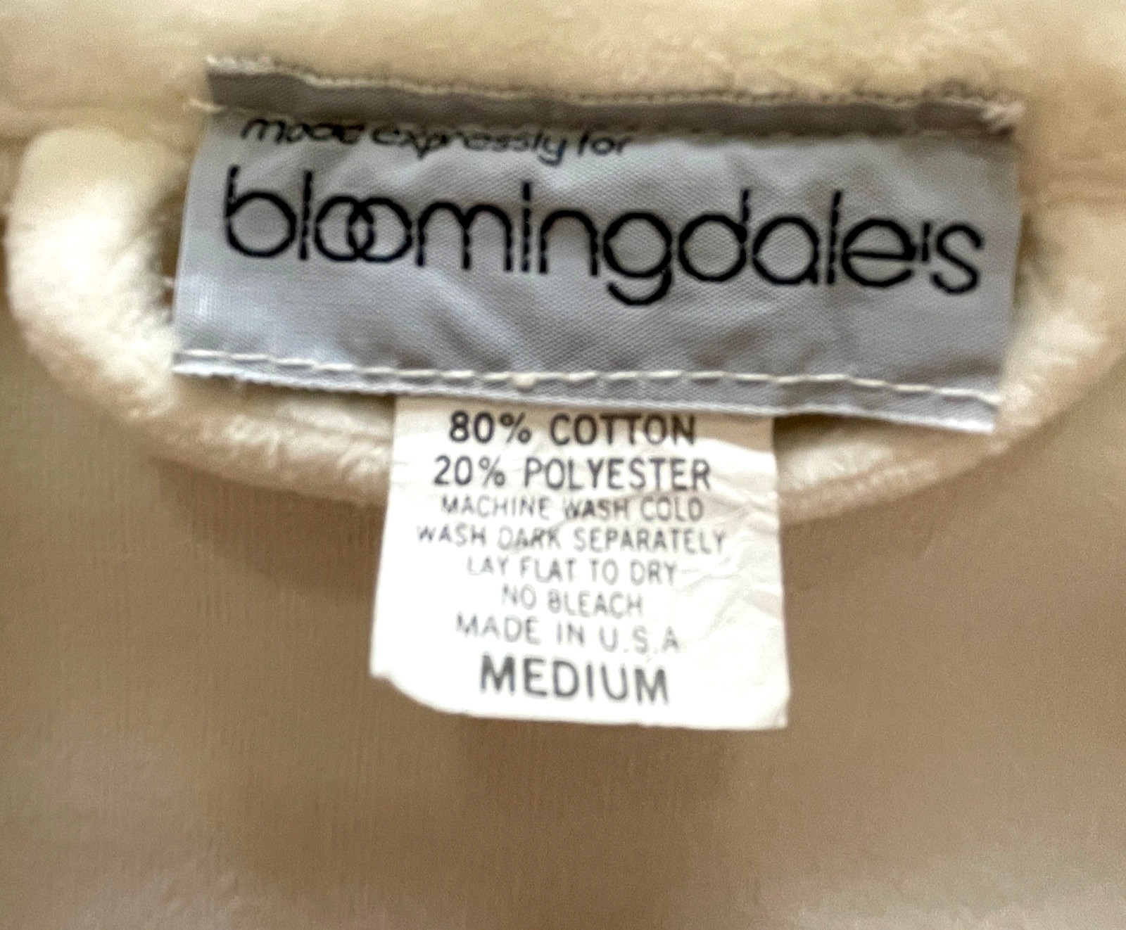 Made Exclusively For BLOOMINGDALE’S Size Medium Ivory Gold VINTAGE Long Robe USA