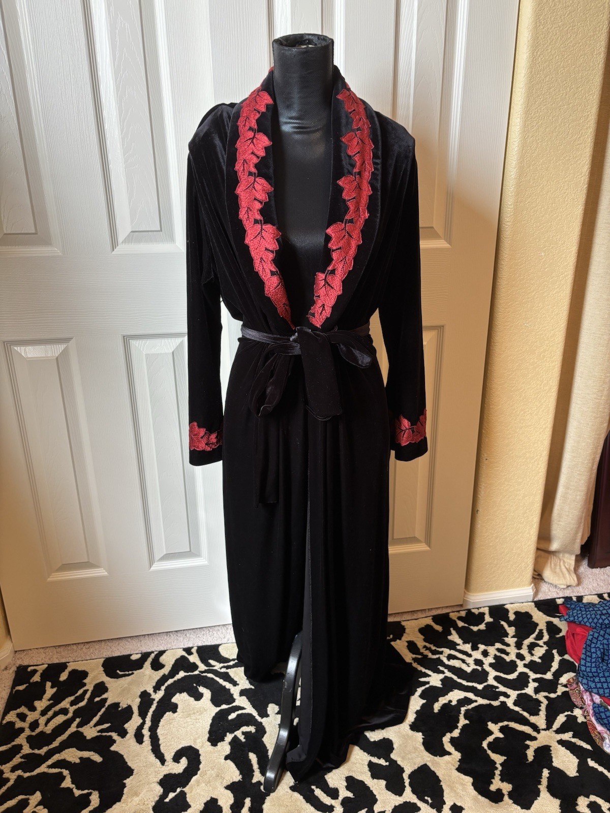 Diamond Tea Vintage Robe Long Black Velvet with Red Floral Design