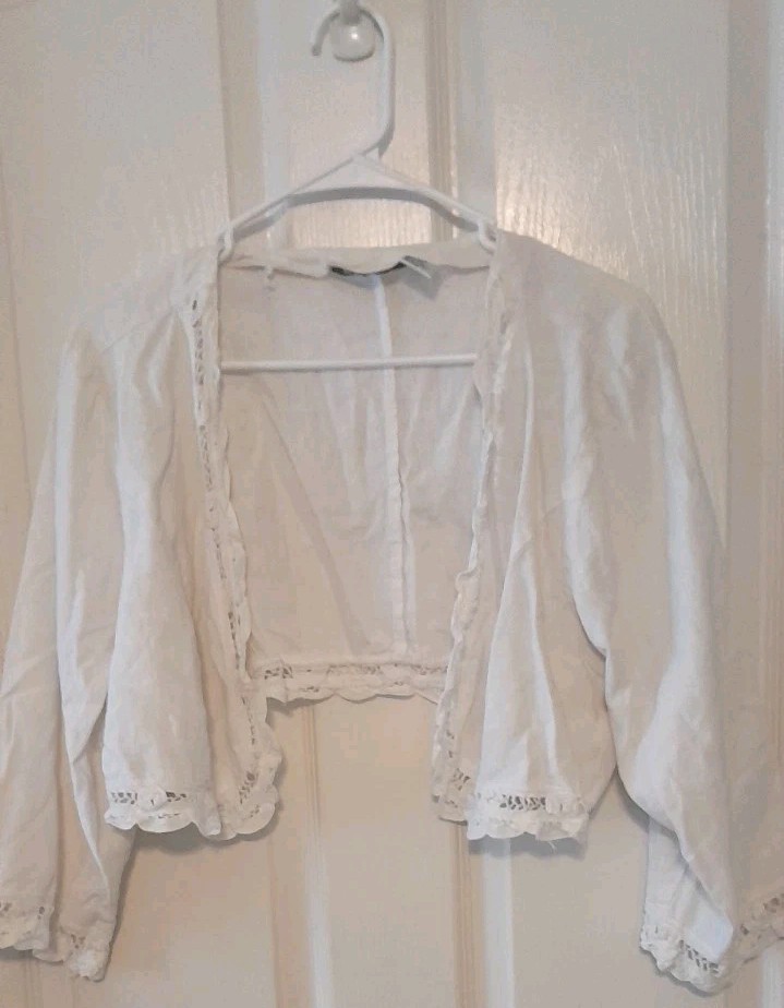 Vintage Selene Sport 2x Shrug White With Crochet Border. B43