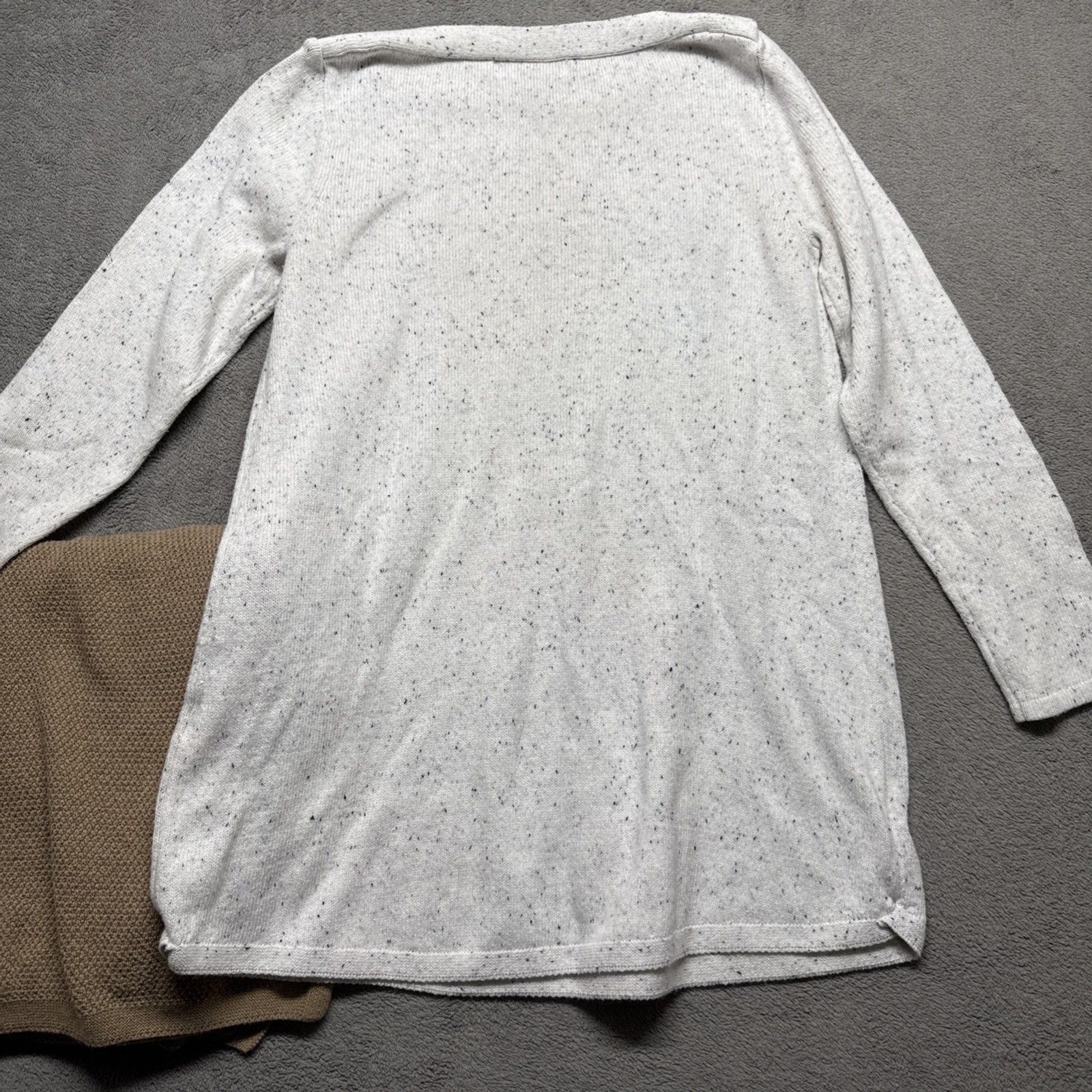2 Women’s Sweaters Karen Scott Size M White & Tan,