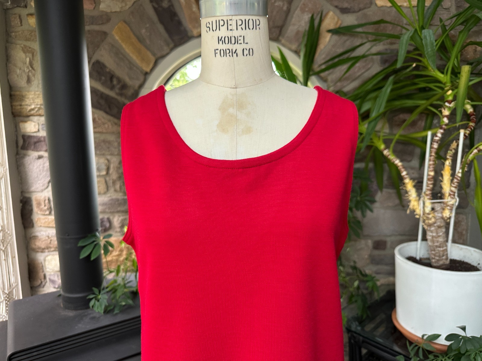 Vintage 1970s Red Heavy Knit Tank Top Queen Casuals