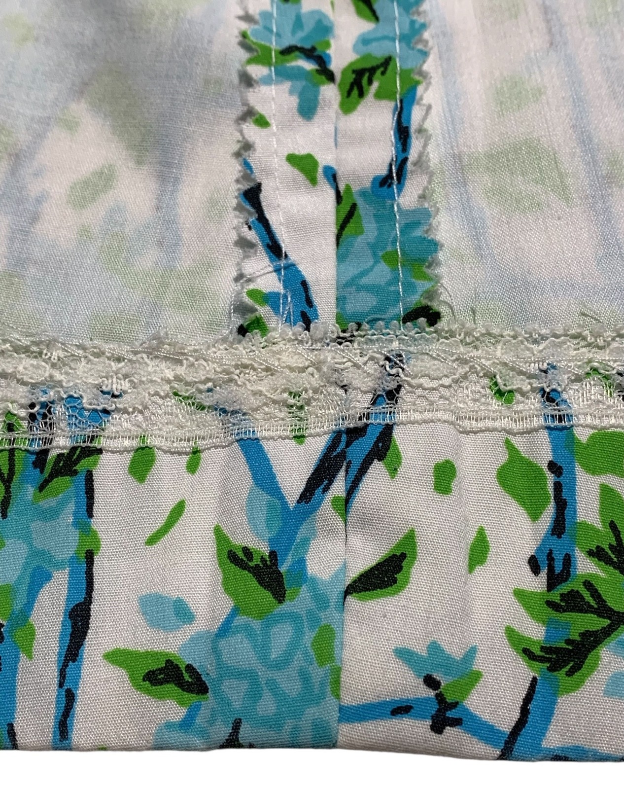 VESTED GENTRESS Vintage 70s/80s Women’s Floral + Vine Print Skirt – Sz L