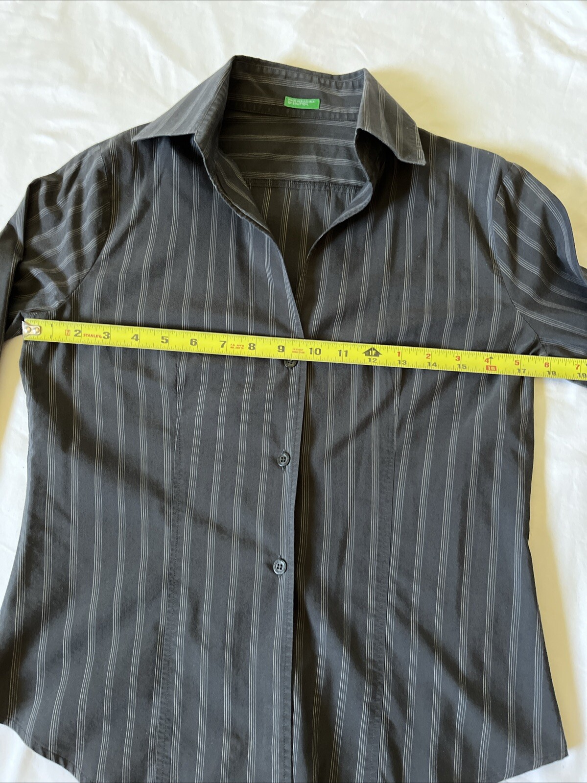 Benetton Women’s Button Down Pinstrip Fitted Blouse Classic Preppy Academic