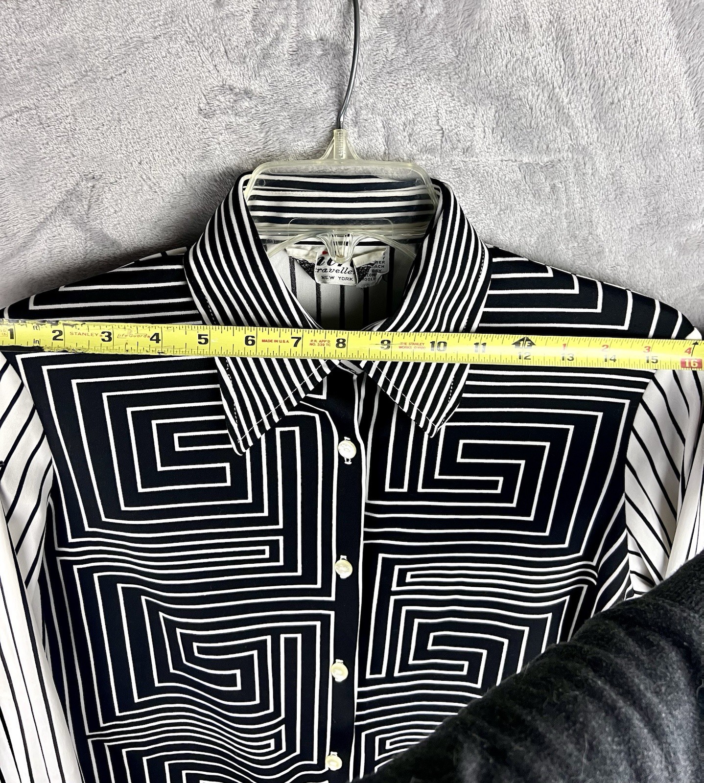 VTG 70’s Wilroy Traveler NY Women’s Button Up Blouse M/L Geometric Mod Maze