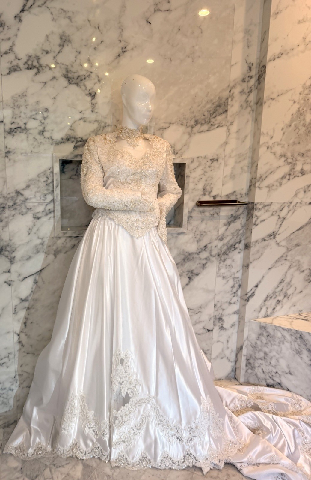 My Fair Lady Wedding Dress Size 12 Ivory Beaded Lace Cathedral Train Bridal Gown