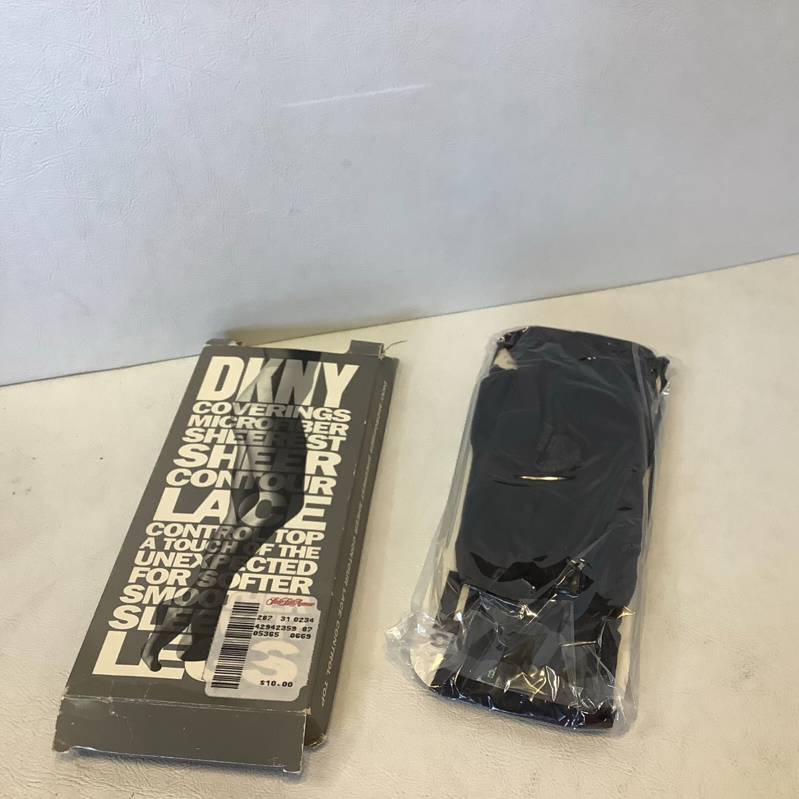 Vintage 1992 DKNY Microfiber Control Top Pantyhose Style 669 #3240-04 Black