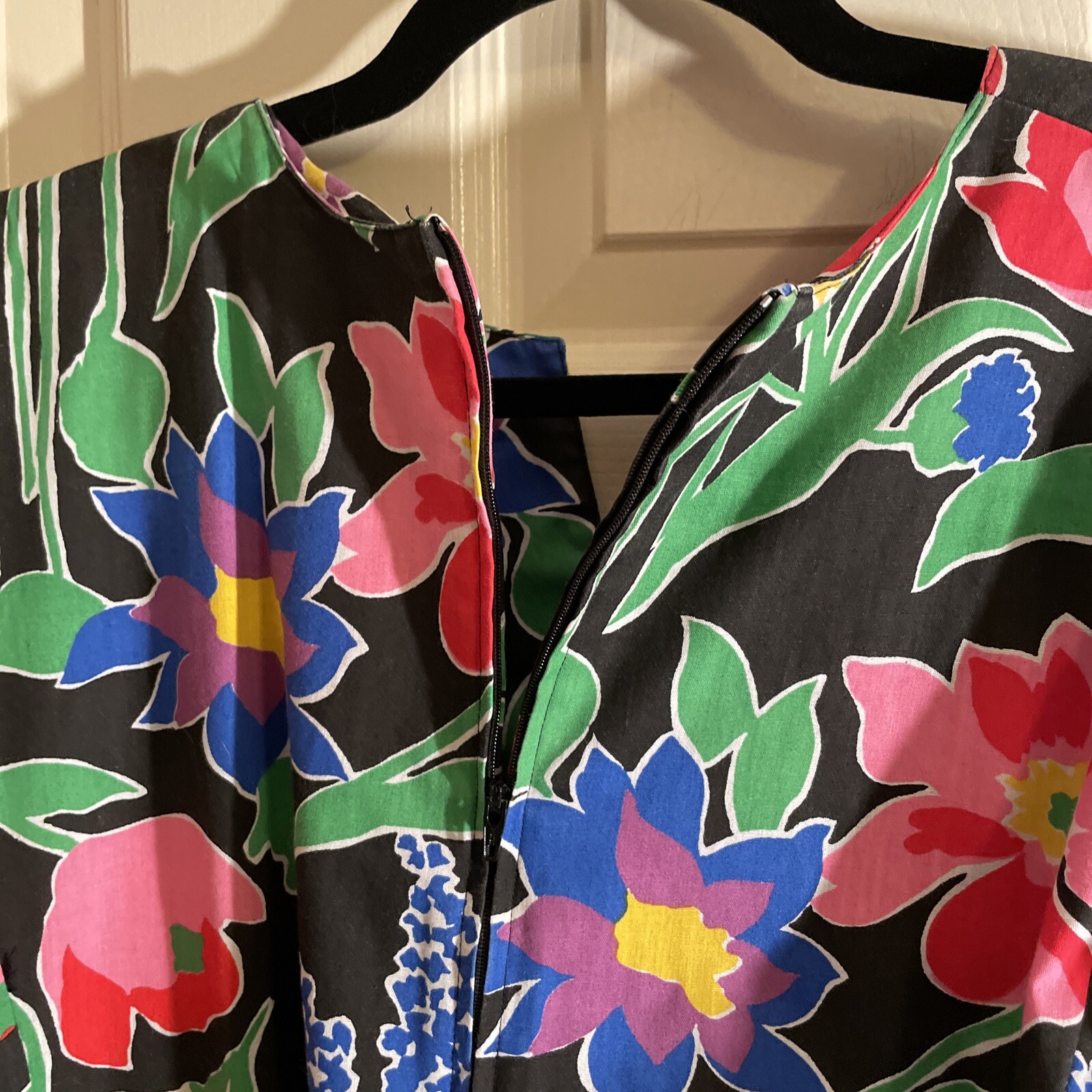Vintage 70s 80s David Brown, Black Multi Color Flower Hawaiian Print Dress L