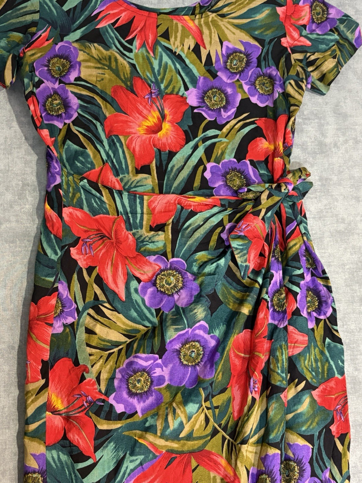 Vintage LA Belle Floral Rayon Midi Dress Women M 90s Tie Waist USA Hawaiian