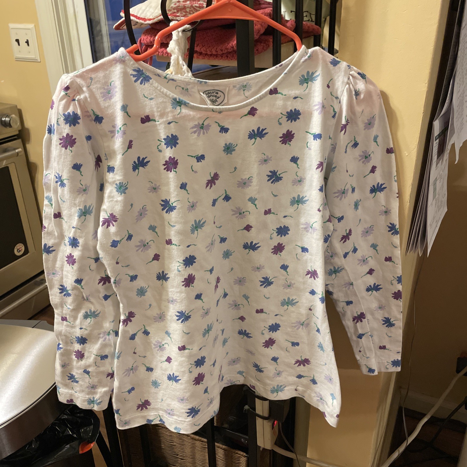 Vintage 100% cotton Laura Ashlee white blue and purple floral shirt Large