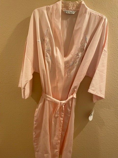 Intimate Affair of California USA Pink/Peach Satin Silky Set M NWT