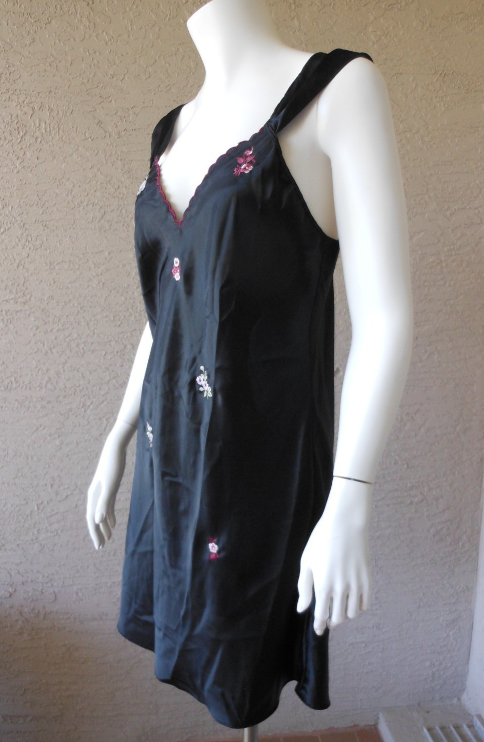 Vintage Bali Studio Chemise Size M Black Satin Embroidered Nightie Intimates