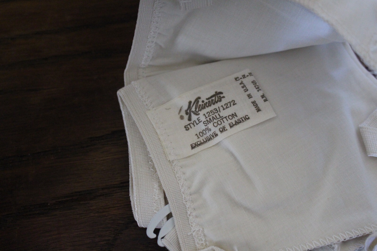 Vntg Kleinerts Women’s Garment Shield White Small 30-32 Stay-Rite Short Sleeve