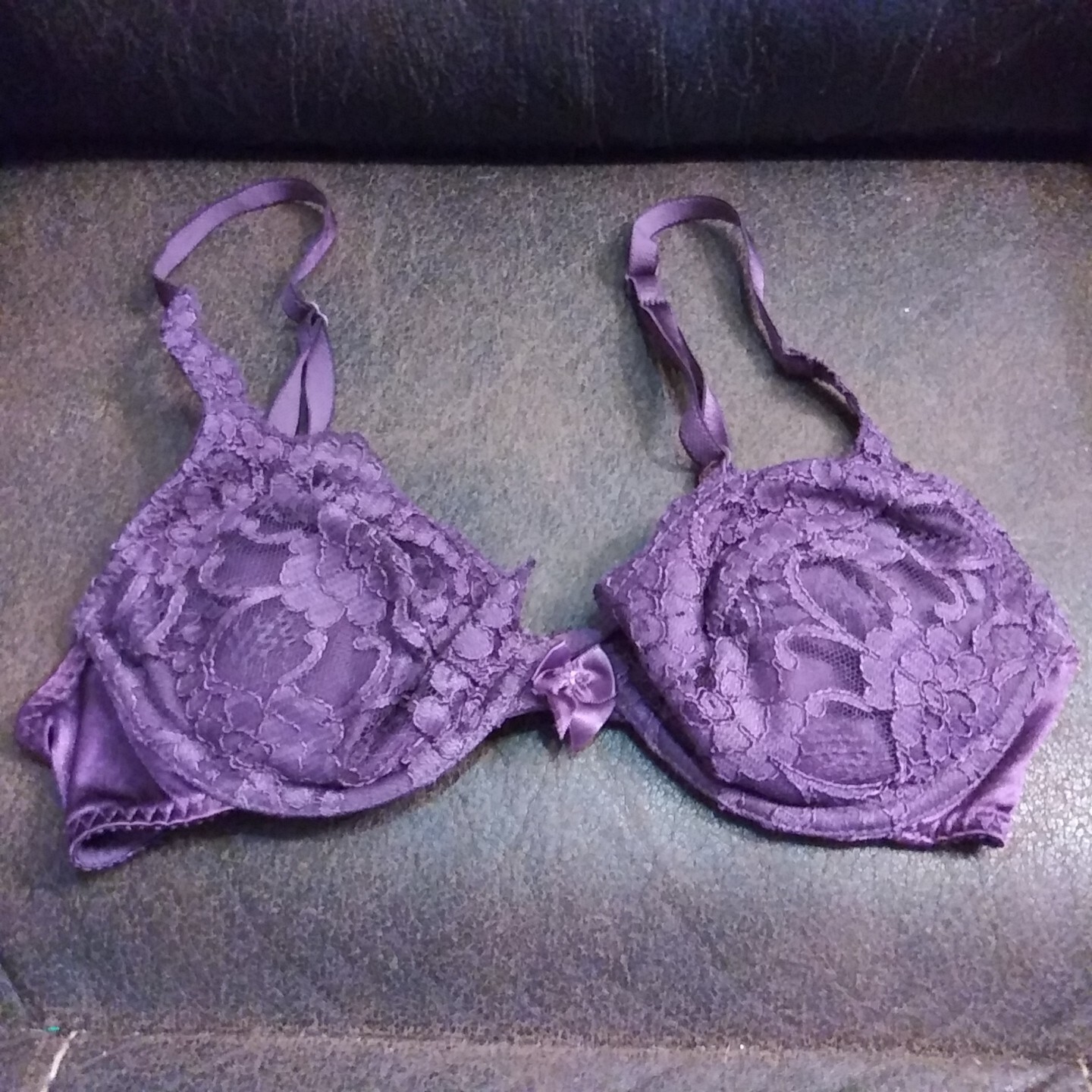 Vintage Victoria Secret Miracle Bra Second Skin Satin Padded Push-up 34B Purple