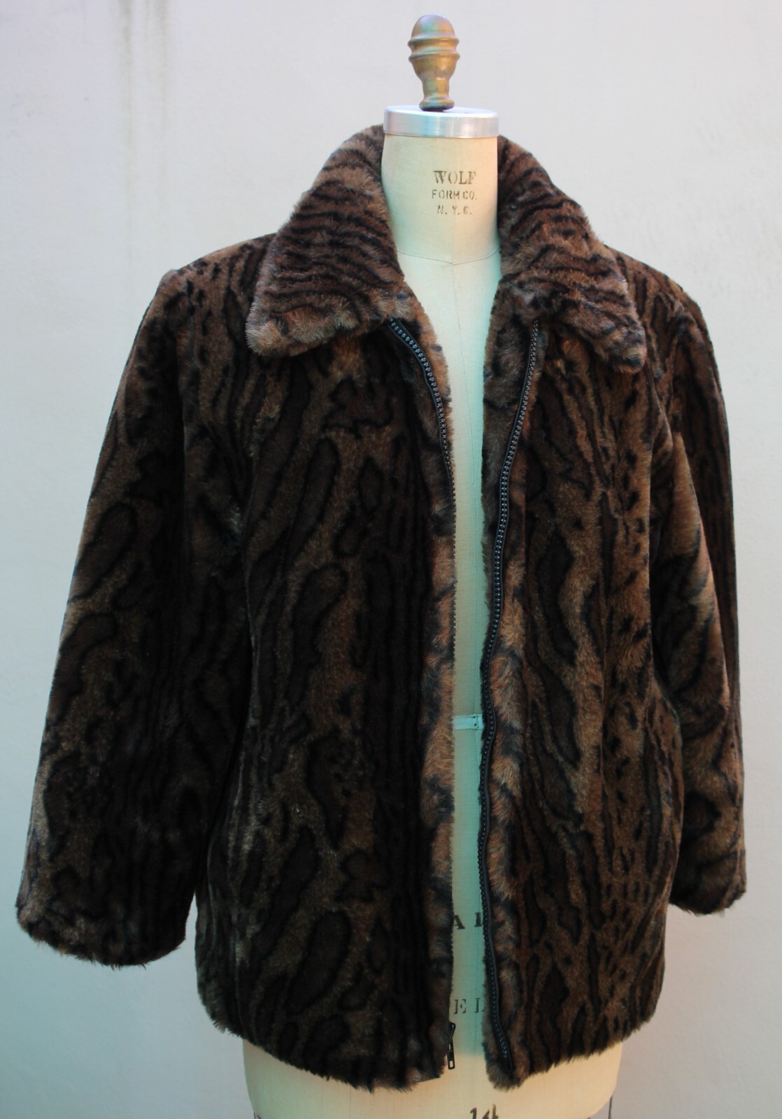 Gorgeous 1990’s Luxury Dennis Basso Faux Fur Coat Jacket