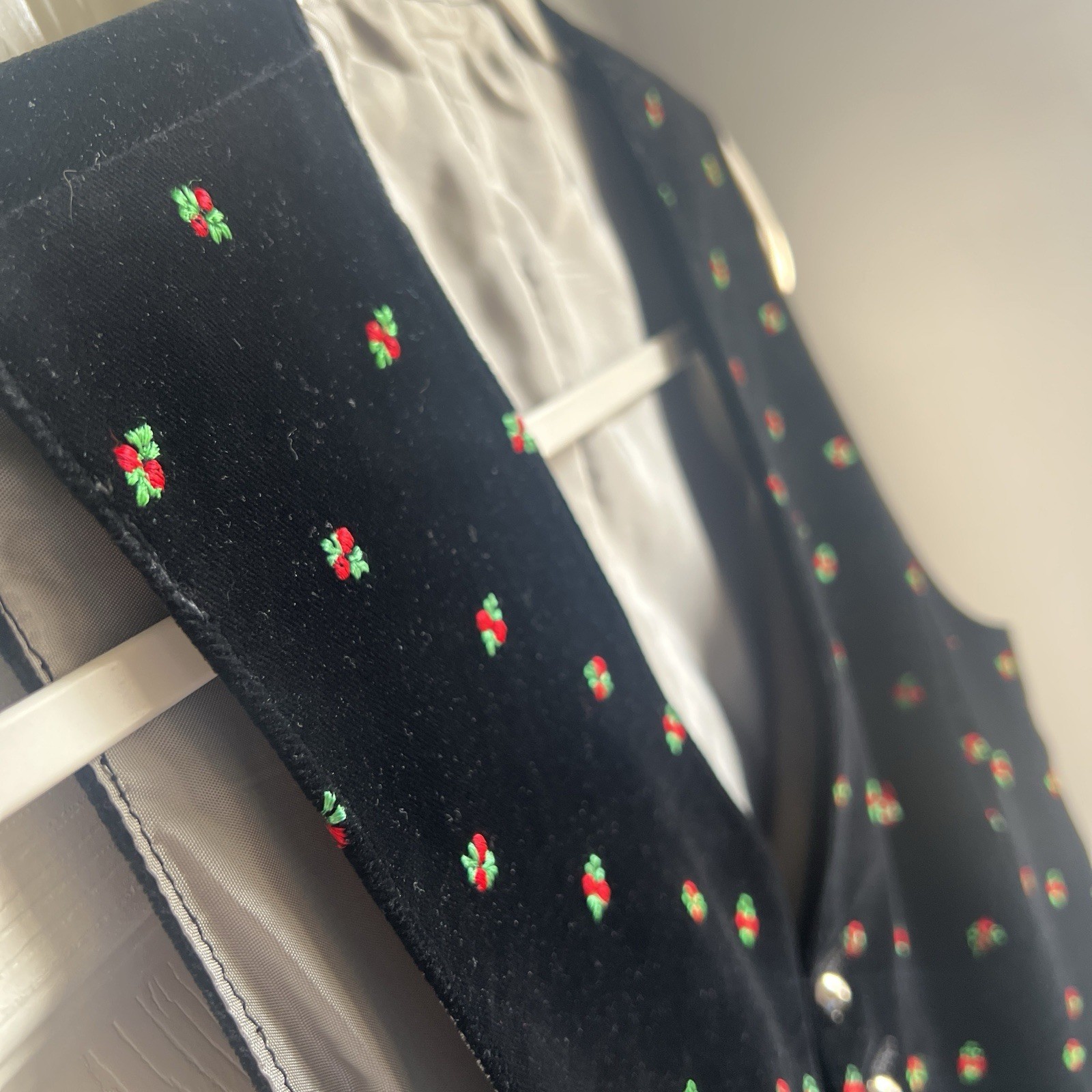 Vintage Austrian Trachten Gilet Black Velvet Vest Embroidered Oktoberfest Small