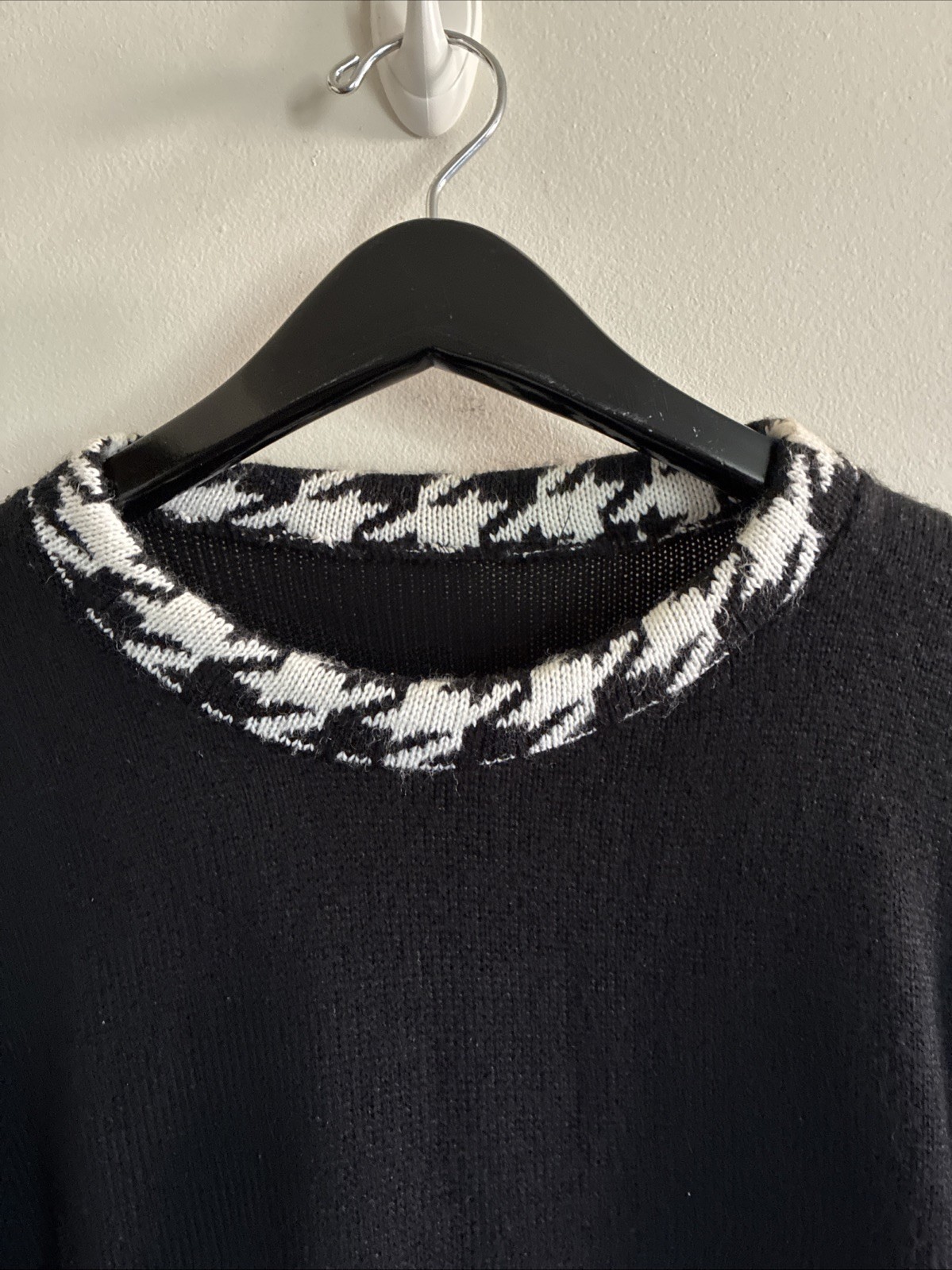 Vintage Black And White Houndstooth Sweater Womens 90s 100% Acrylic M Paper Tag