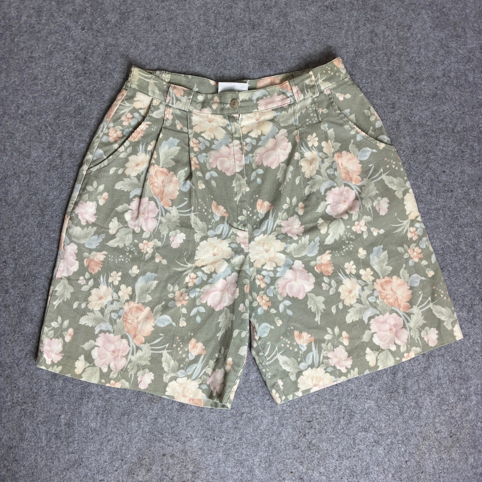 Darlyn Designs Vintage Women’s W30 Floral Corduroy Shorts High Waist Sage Green