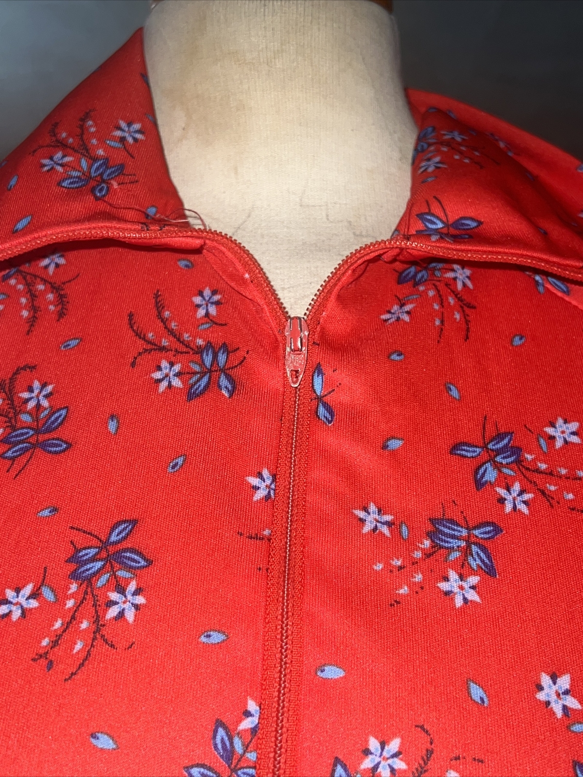 Elaine Sklar VTG Mod Red Floral House Dress Robe Zip Up Nylon Medium