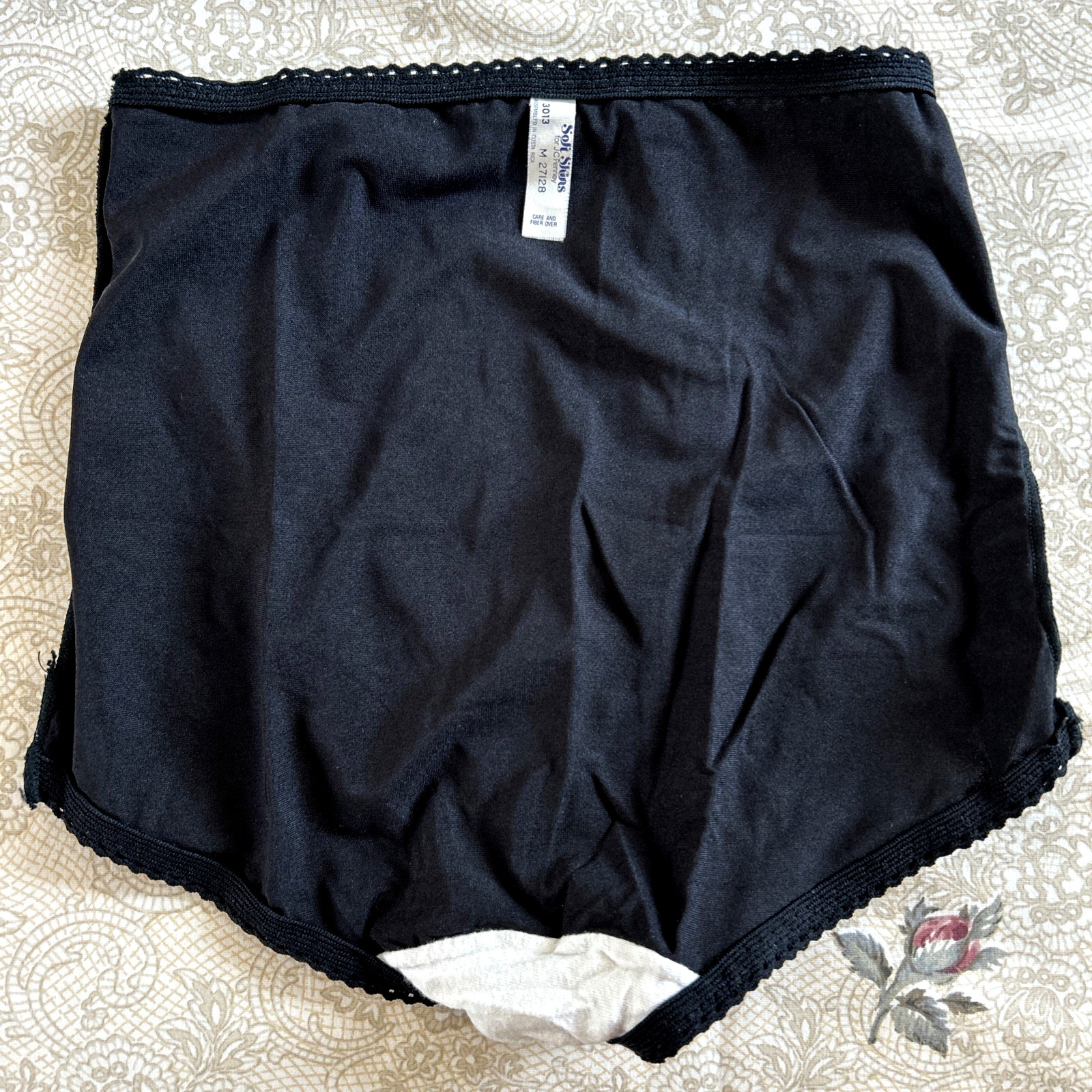 JC Penney Soft Skins Shapewear Light Control Black Panties Briefs Size Med NWOT