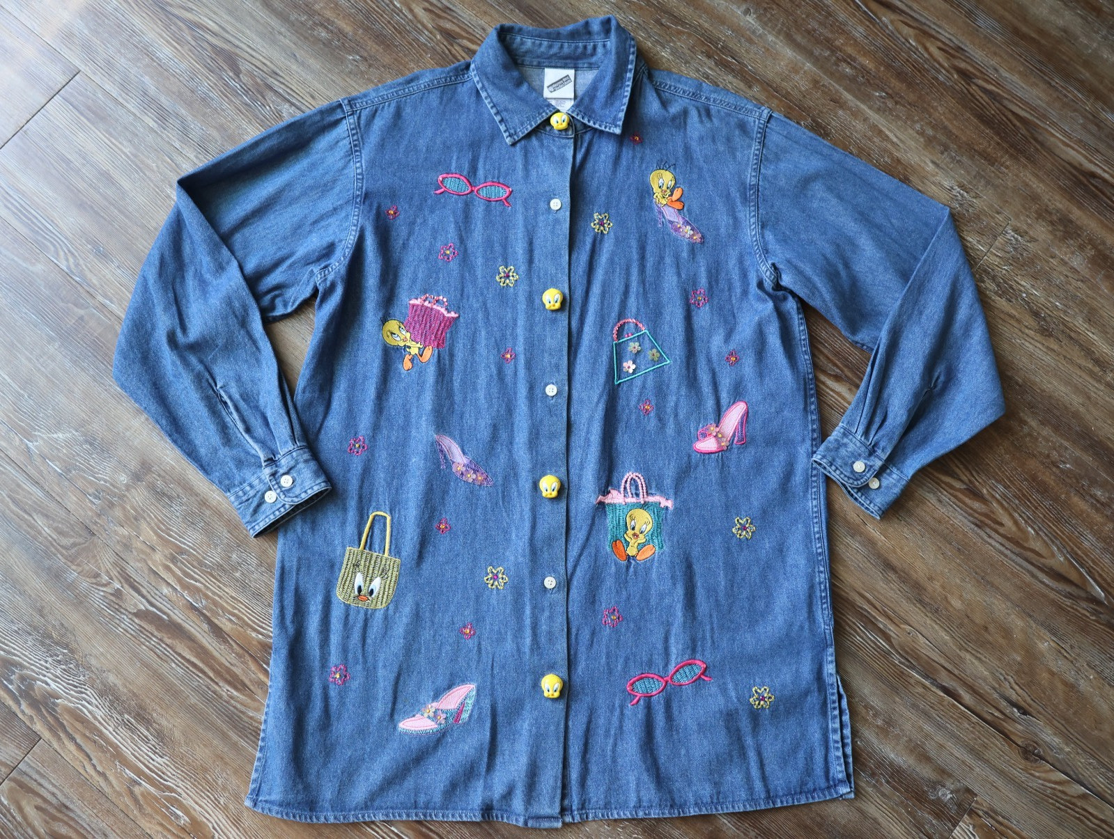 Womens Vintage 2000s Warner Bros Studio Store Novelty Tweety Bird Denim Shirt S