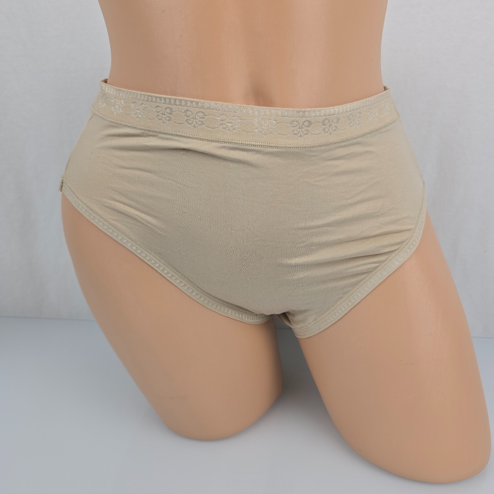 VTG Vanity Fair Nylon Perfectly Smooth Moves MicrofiberBrief panties size 7