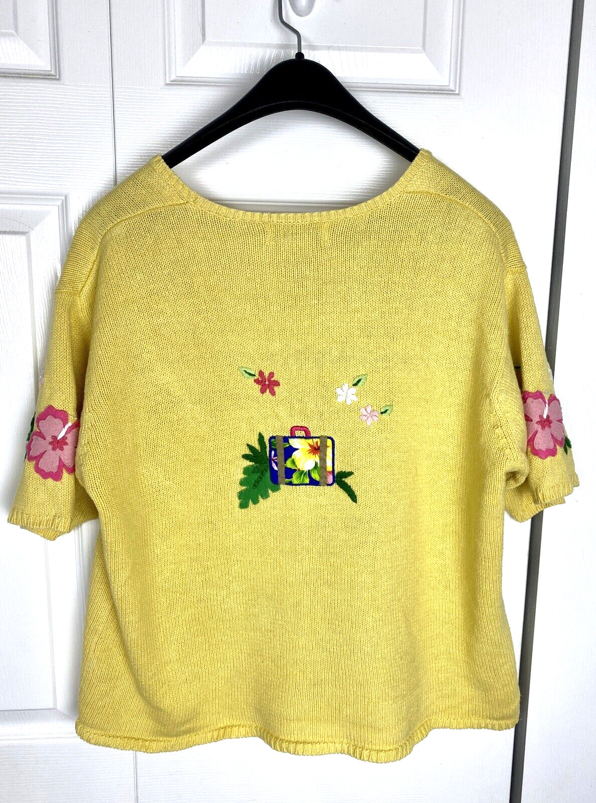 Sweater Size L Yellow Embroidered Mandal Bay Vintage Vacation In The Sun Theme