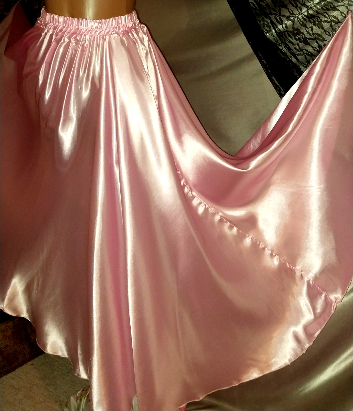VTG SATIN LIQUID PINK GRAND SWEEP TWIRLY FLARE SKIRT SHINY GLOSSY LUXE SML NEW