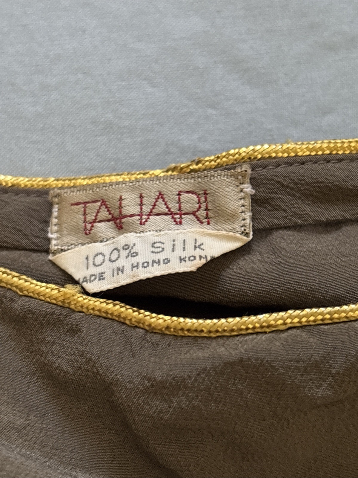 VINTAGE OLIVE GREEN 100 % SILK TAHARI BLOUSE