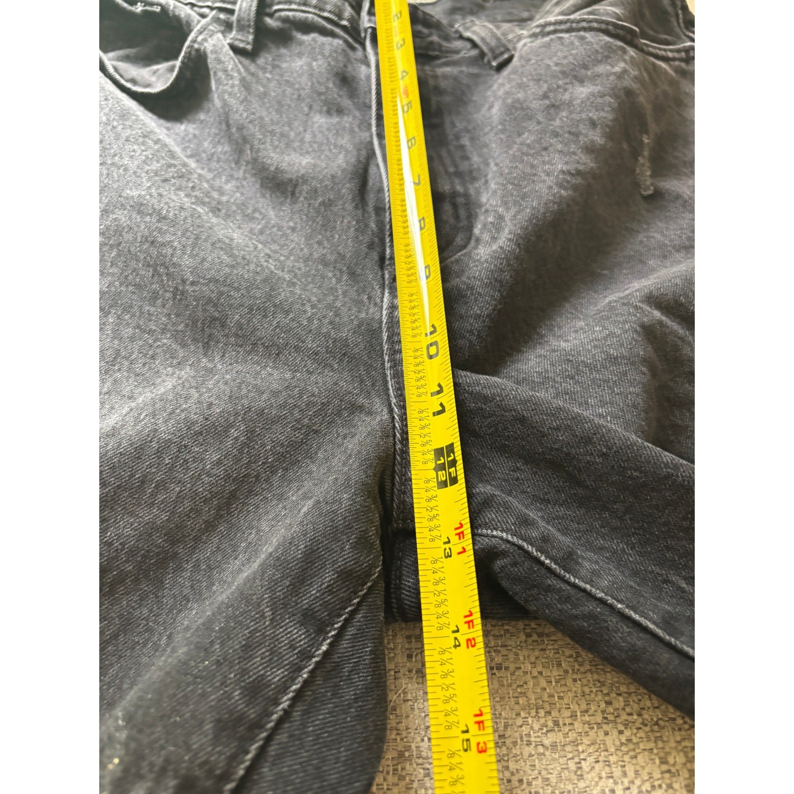 Universal Thread Vintage Straight Distressed Black Jeans Women’s Size 12/31S